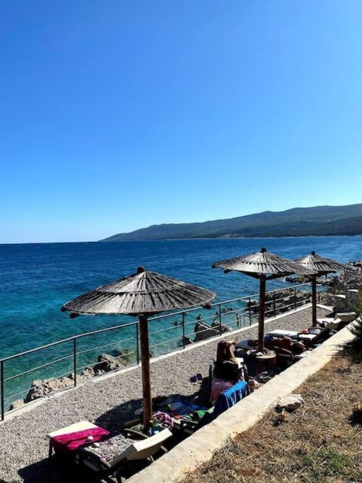 Studio Vesna With A Terrace And Sea View ラバック エクステリア 写真