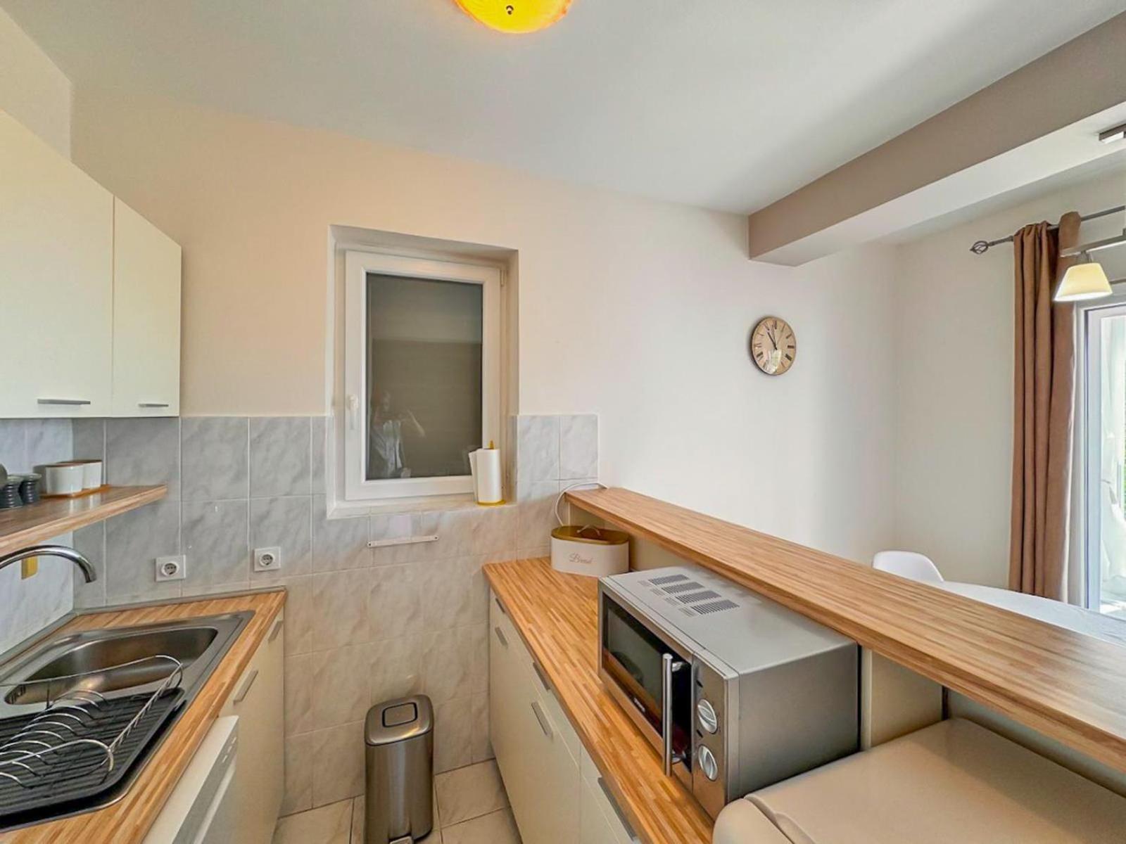 Studio Vesna With A Terrace And Sea View ラバック エクステリア 写真
