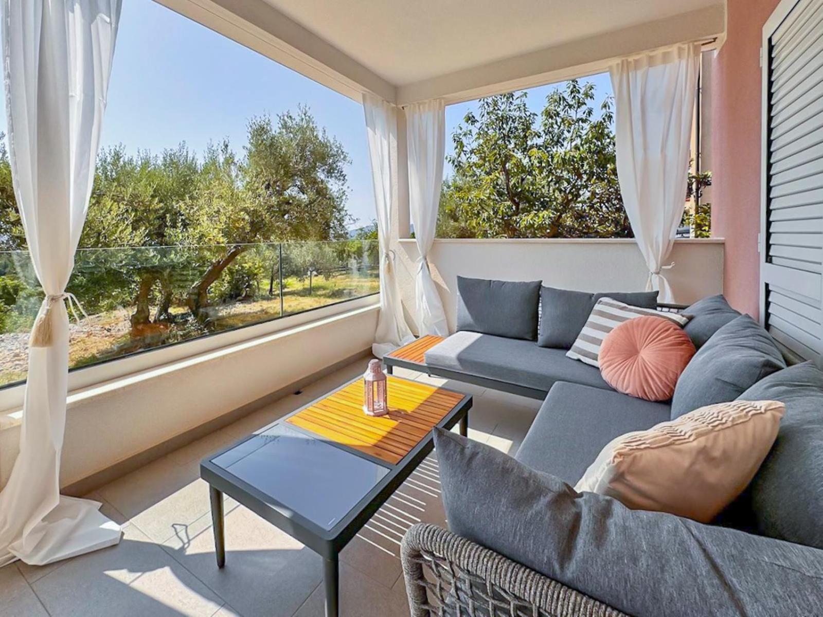 Studio Vesna With A Terrace And Sea View ラバック エクステリア 写真